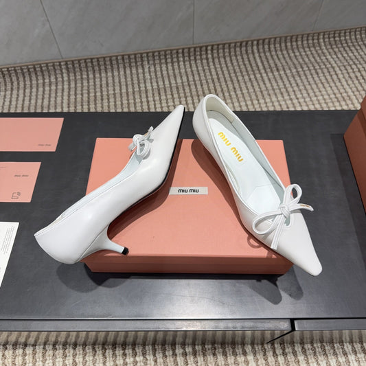 MIUMIU 26S POINTED TOE PUMPS 55MM IN WHITE CALFSKIN WITH BOW