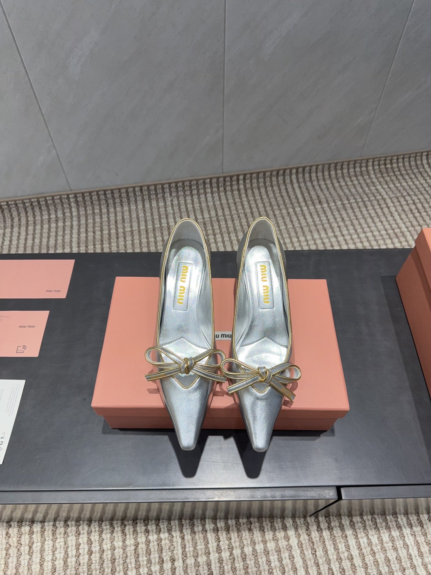 MIUMIU 26S POINTED TOE PUMPS 55MM IN SILVER CALFSKIN WITH BOW