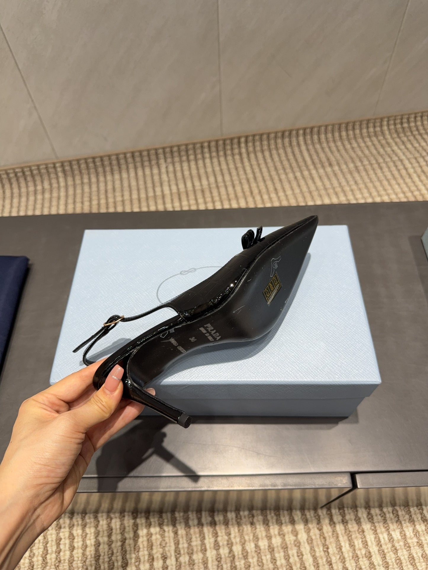 PRADA 26S ГОСТРОНОСІ ТУФЛІ-СЛІНГБЕКИ НА ВИСОКИХ ПІДБОРАХ 85 ММ З ЧОРНОЇ ТЕЛЯЧОЇ ШКІРИ З БАНТОМ