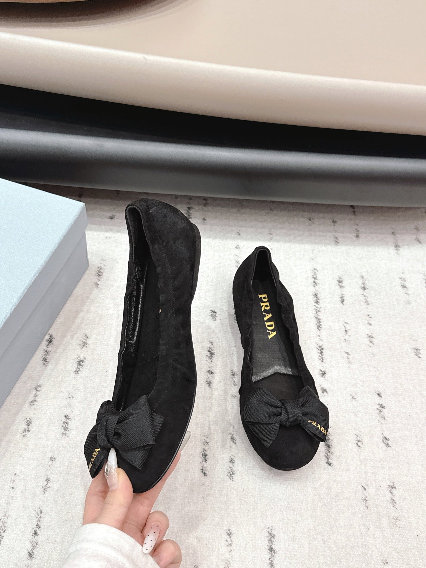 БАЛЕТКИ PRADA 26S З КРУГЛИМ НОСОМ І БАНТОМ З ЧОРНОЇ ЗАМШІ