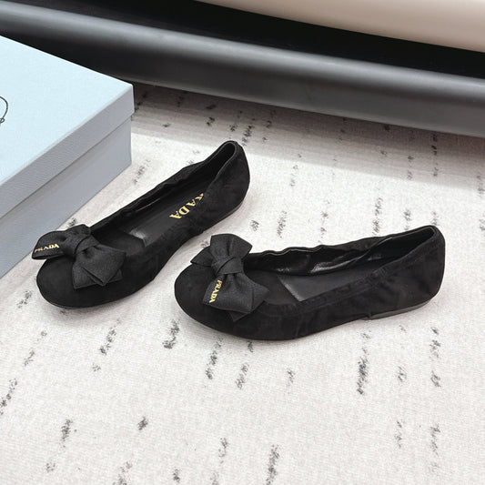 БАЛЕТКИ PRADA 26S З КРУГЛИМ НОСОМ І БАНТОМ З ЧОРНОЇ ЗАМШІ