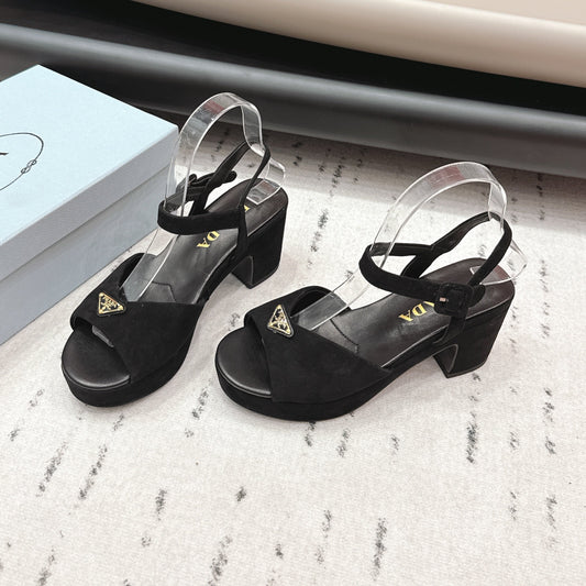 Босоніжки PRADA 26S на підборах 75 мм з чорної замші з логотипом