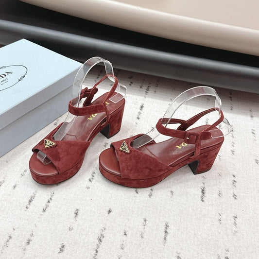 БОСОНІЖКИ PRADA 26S НА ПІДБОРАХ 75 ММ З ТЕМНО-ЧЕРВОНОЇ ЗАМШІ З ЛОГОТИПОМ