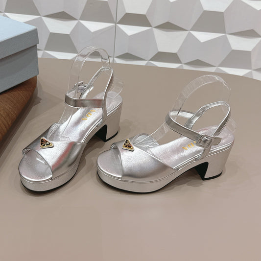БОСОНІЖКИ PRADA 26S НА ПІДБОРАХ 75 ММ ІЗ СРІБНОЇ ТЕЛЯЧОЇ ШКІРИ З ЛОГОТИПОМ