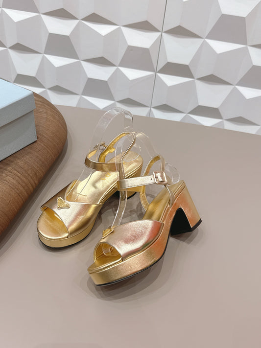 БОСОНІЖКИ PRADA 26S НА ПІДБОРАХ 75 ММ ЗІ ШКІРИ ТЕЛЯТИ З ЛОГОТИПОМ, ЗОЛОТИСТІ