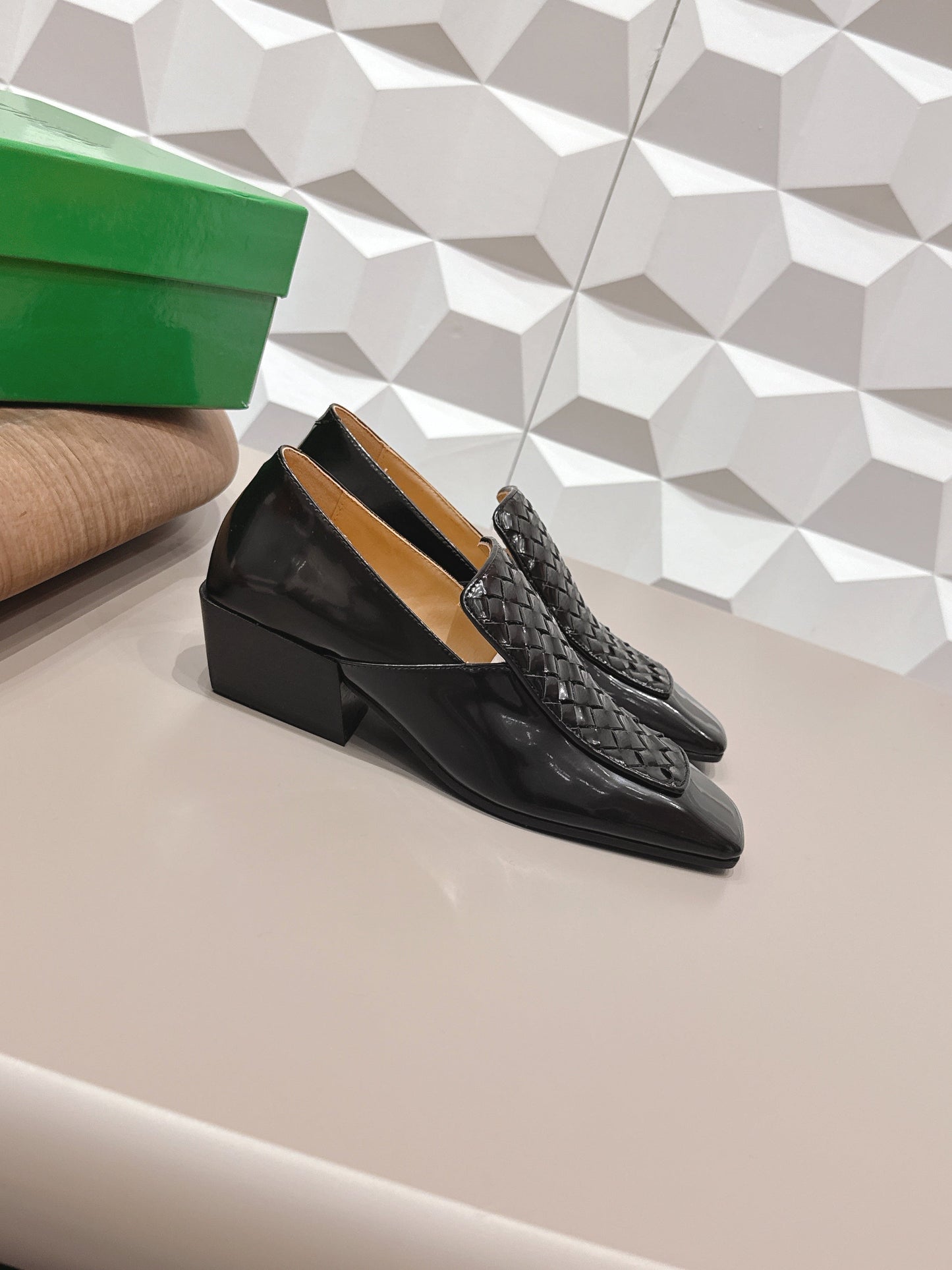 BOTTEGA VENETA 26S VENTURA LOAFERS 40 MM IN BLACK INTRECCIATO CALFSKIN