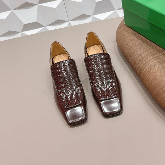 BOTTEGA VENETA 26S ЛОФЕРИ VENTURA 40 ММ З КОРИЧНЕВОЇ ШКІРИ INTRECCIATO CALFSKIN
