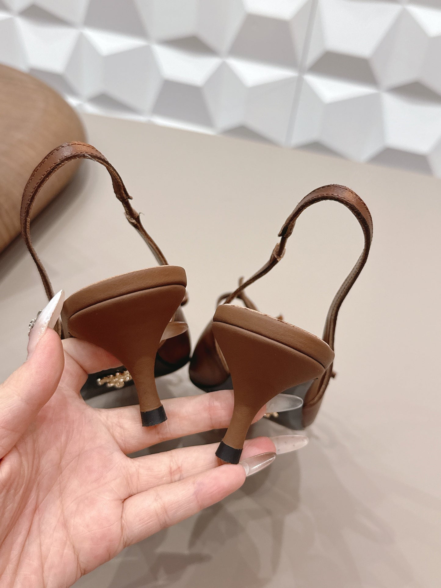 PRADA 26S ГОСТРОНОСІ ТУФЛІ-СЛІНГБЕКИ НА ВИСОКИХ ПІДБОРАХ 55 ММ З КОРИЧНЕВОЇ ТЕЛЯЧОЇ ШКІРИ З БАНТОМ