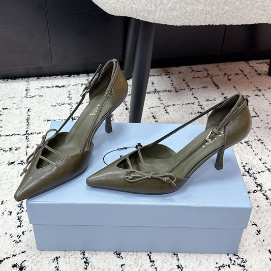 PRADA 26S ГОСТРОНОСІ ТУФЛІ НА ВИСОКИХ ПІДБОРАХ 75 ММ З ТЕМНО-КОРИЧНЕВОЇ ТЕЛЯЧОЇ ШКІРИ З БАНТОМ
