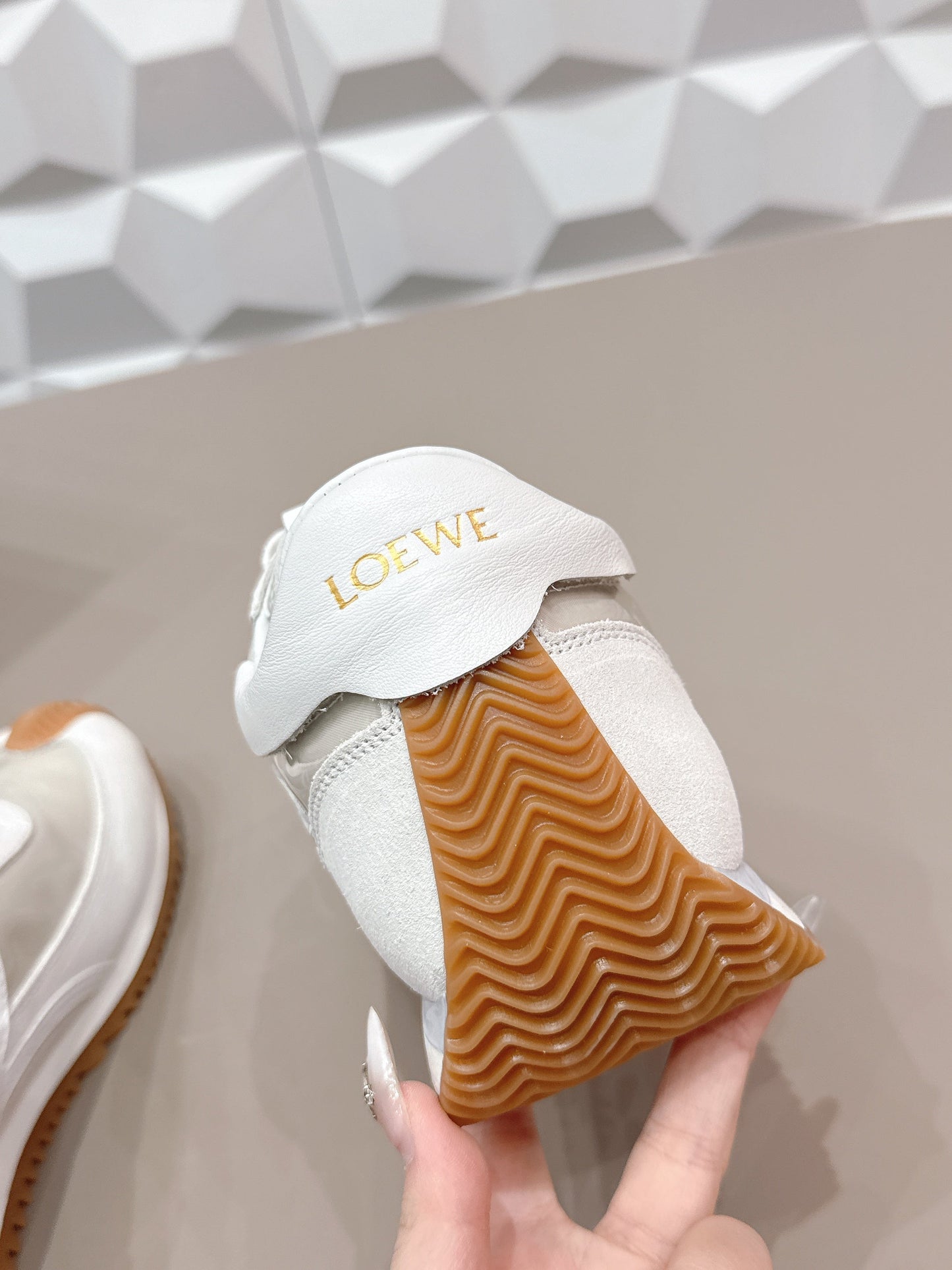 КРОСІВКИ LOEWE 26S FLOW RUNNER З БІЛОЇ ЗАМШІ ТА ПРОЗОРОГО ПЛАСТИКУ І ТЕЛЯЧОЇ ШКІРИ