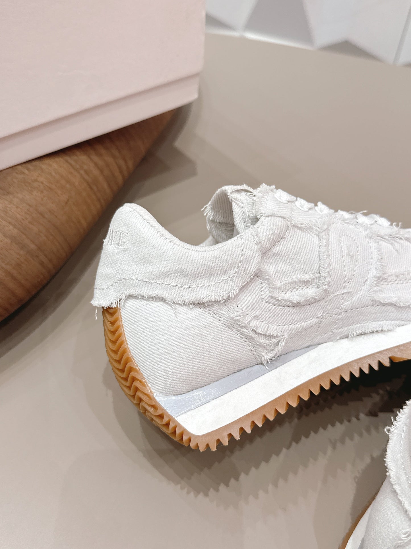 КРОСІВКИ LOEWE 26S FLOW RUNNER З БІЛОГО ДЕНІМУ
