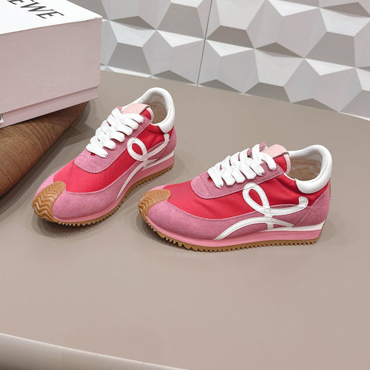 Кросівки LOEWE 26S FLOW RUNNER з замші кольору запиленої троянди та білої телячої шкіри
