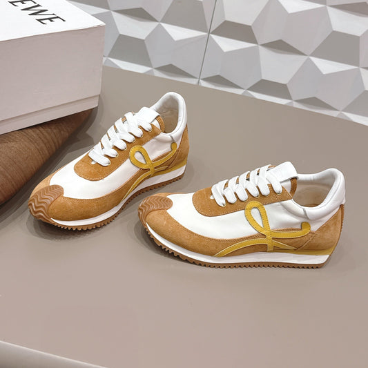 КРОСІВКИ LOEWE 26S FLOW RUNNER З КОРИЧНЕВОЇ ТА БІЛОЇ ЗАМШІ І БІЛОЇ ТЕЛЯЧОЇ ШКІРИ