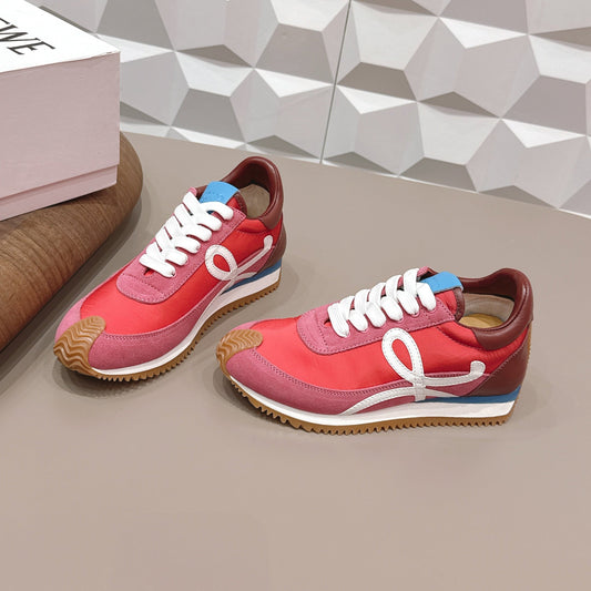Кросівки LOEWE 26S FLOW RUNNER з замші кольору запиленої троянди та темно-червоної телячої шкіри