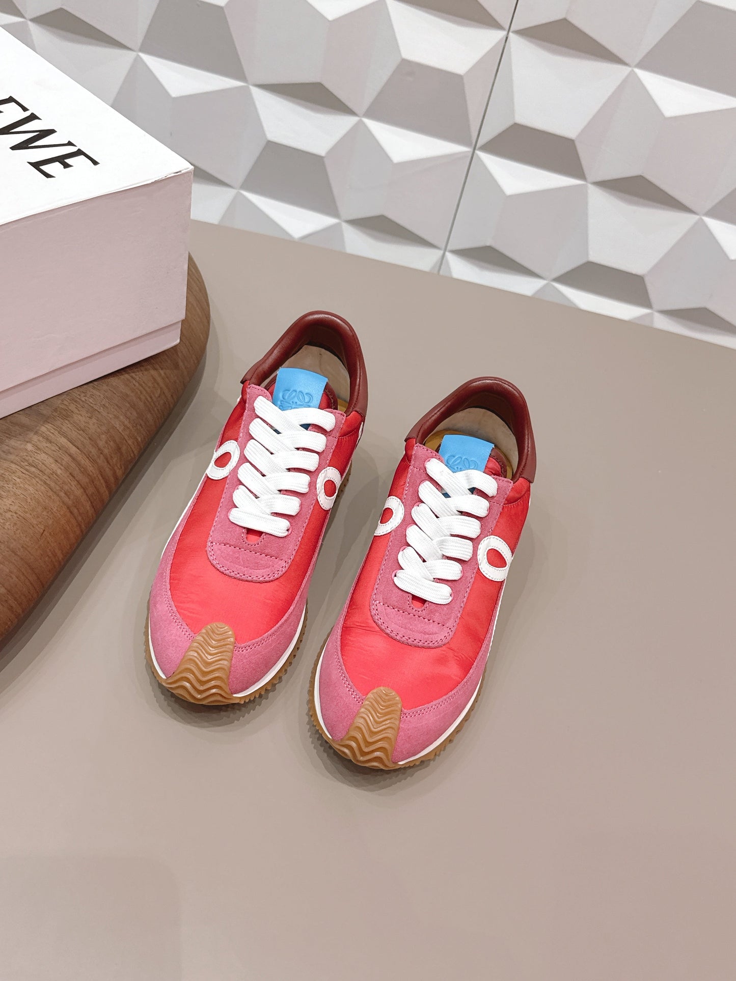 LOEWE 26S FLOW RUNNER SNEAKER IN DUSTY ROSE SUEDE AND DARK RED CALFSKIN