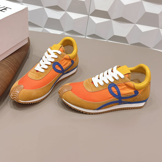 КРОСІВКИ LOEWE 26S FLOW RUNNER З ЗАМШІ КОЛЬОРУ КАРАМЕЛІ ТА ТЕЛЯЧОЇ ШКІРИ ЗОЛОТИСТО-ЖОВТОГО КОЛЬОРУ