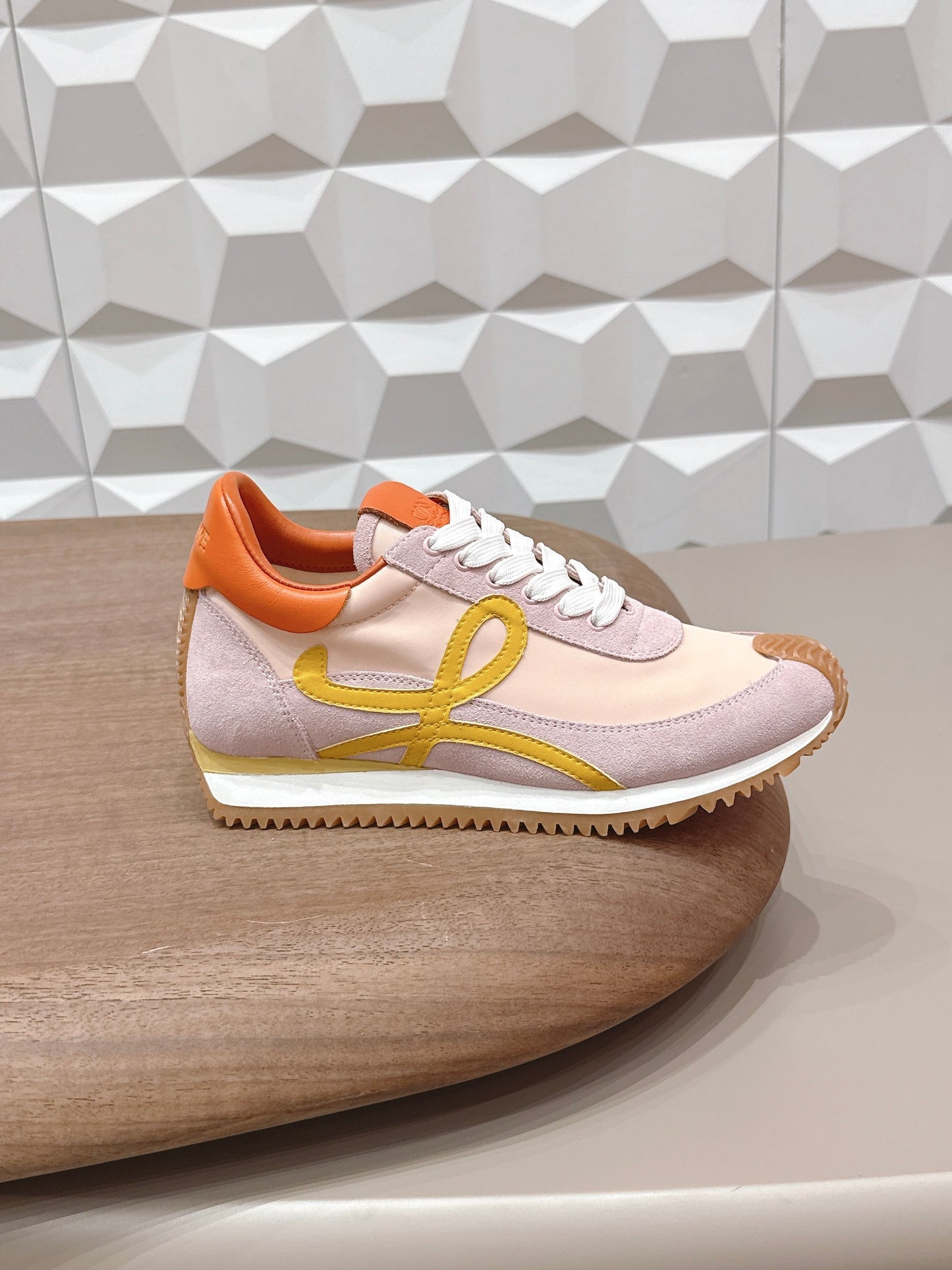 КРОСІВКИ LOEWE 26S FLOW RUNNER ЗІ СВІТЛО-РОЖЕВОЇ ЗАМШІ ТА ПОМАРАНЧЕВОЇ ТЕЛЯЧОЇ ШКІРИ