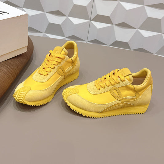 Кросівки LOEWE 26S FLOW RUN З ЖОВТОЇ ЗАМШІ ТА ТЕЛЯЧОЇ ШКІРИ
