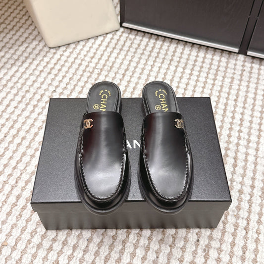 ЛОФЕРИ-МЮЛІ CHANEL 26S З ЧОРНОЇ ТЕЛЯЧОЇ ШКІРИ