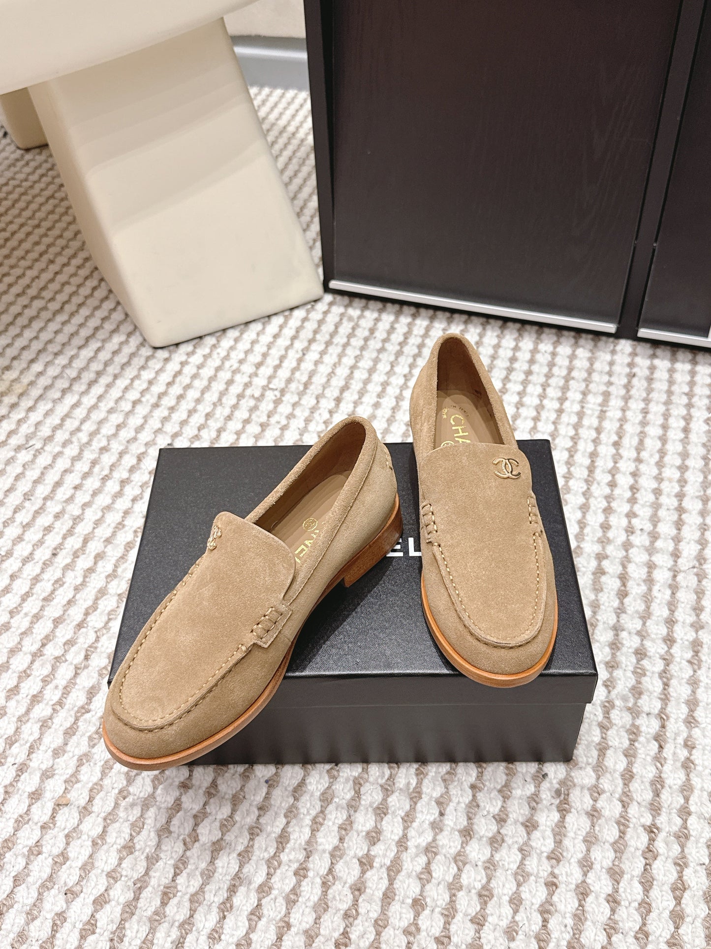 CHANEL 26S LOAFERS IN LIGHT BROWN SUEDE