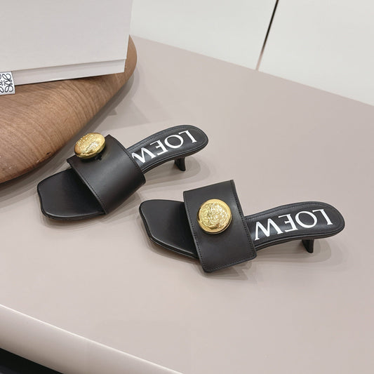 БОСОНІЖКИ LOEWE 26S З КВАДРАТНИМ НОСКОМ, КАБЛУК 45 ММ, ЧОРНА ТЕЛЯЧА ШКІРА, ЗОЛОТА ФУРНІТУРА