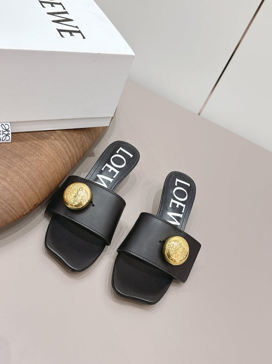 БОСОНІЖКИ LOEWE 26S З КВАДРАТНИМ НОСКОМ, КАБЛУК 45 ММ, ЧОРНА ТЕЛЯЧА ШКІРА, ЗОЛОТА ФУРНІТУРА