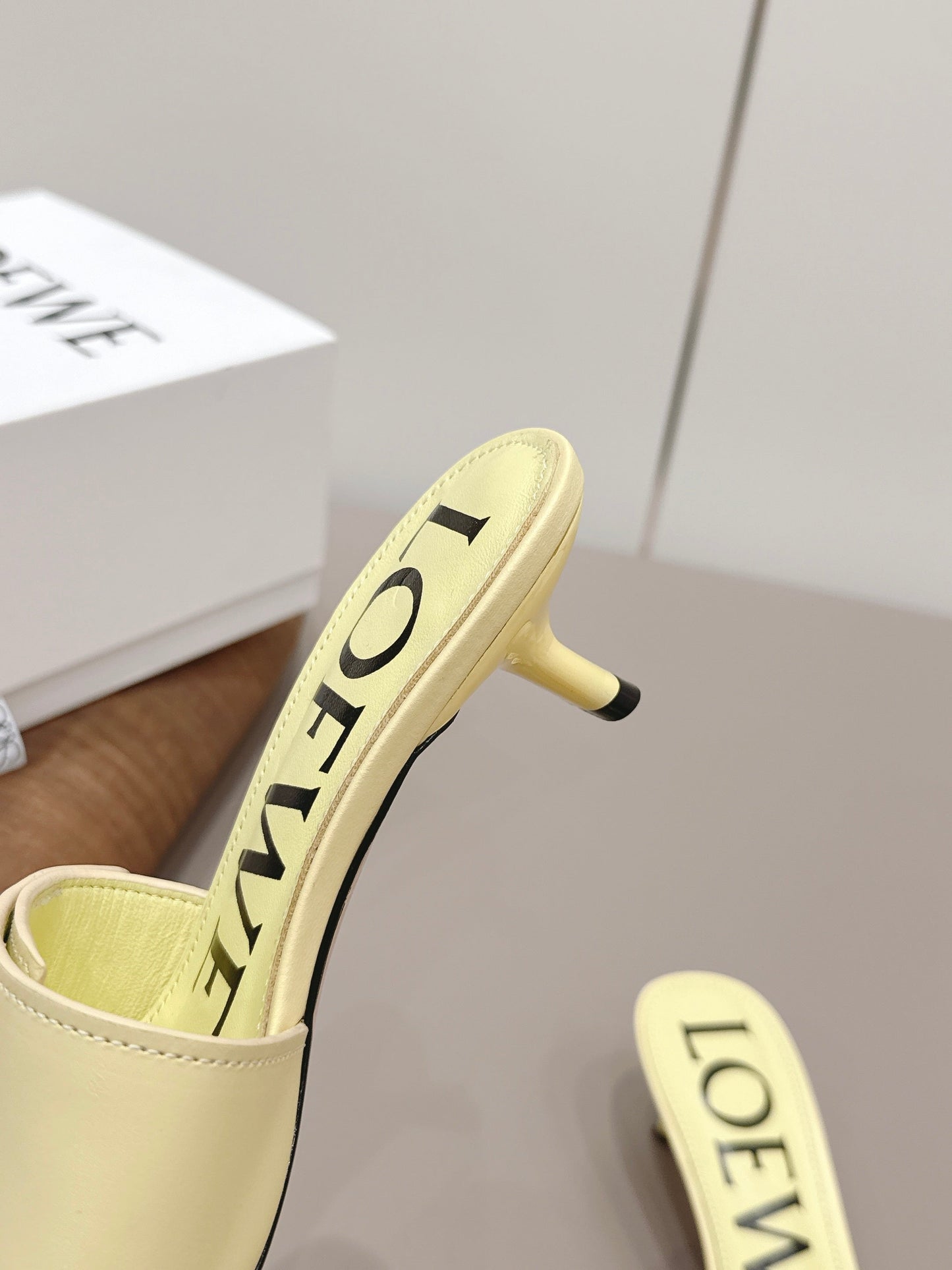 LOEWE 26S SQUARE TOE SANDALS 45MM IN LIGHT YELLOW CALFSKIN GOLD HARDWARE