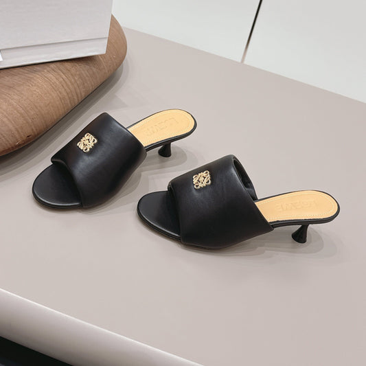 БОСОНІЖКИ-МЮЛІ LOEWE 26S, КАБЛУК 45 ММ, ЧОРНА ОВЧИНА, ЗОЛОТА ФУРНІТУРА