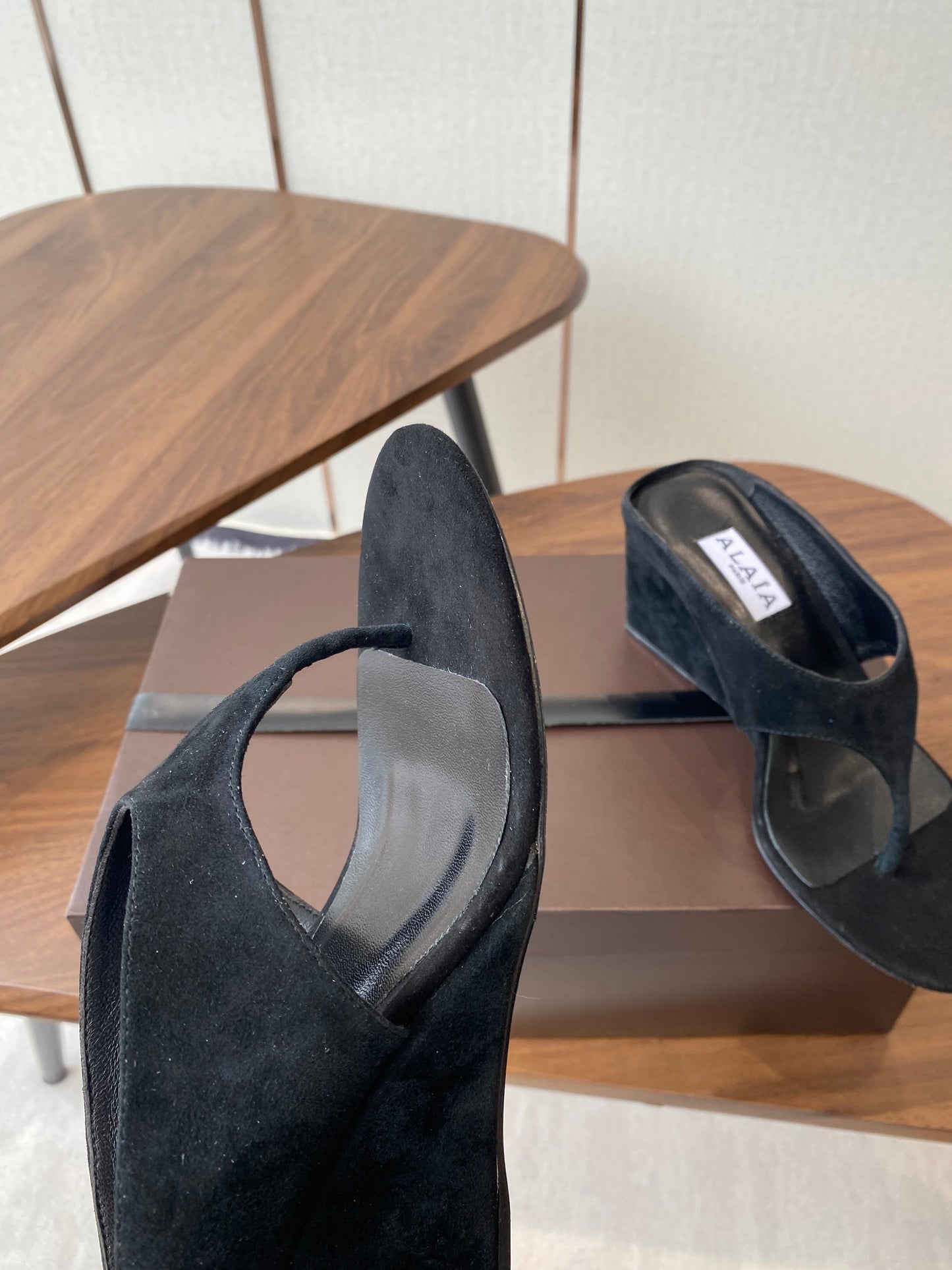 ALAIA WEDGE THONG SANDALS 25S IN BLACK SUEDE - 35