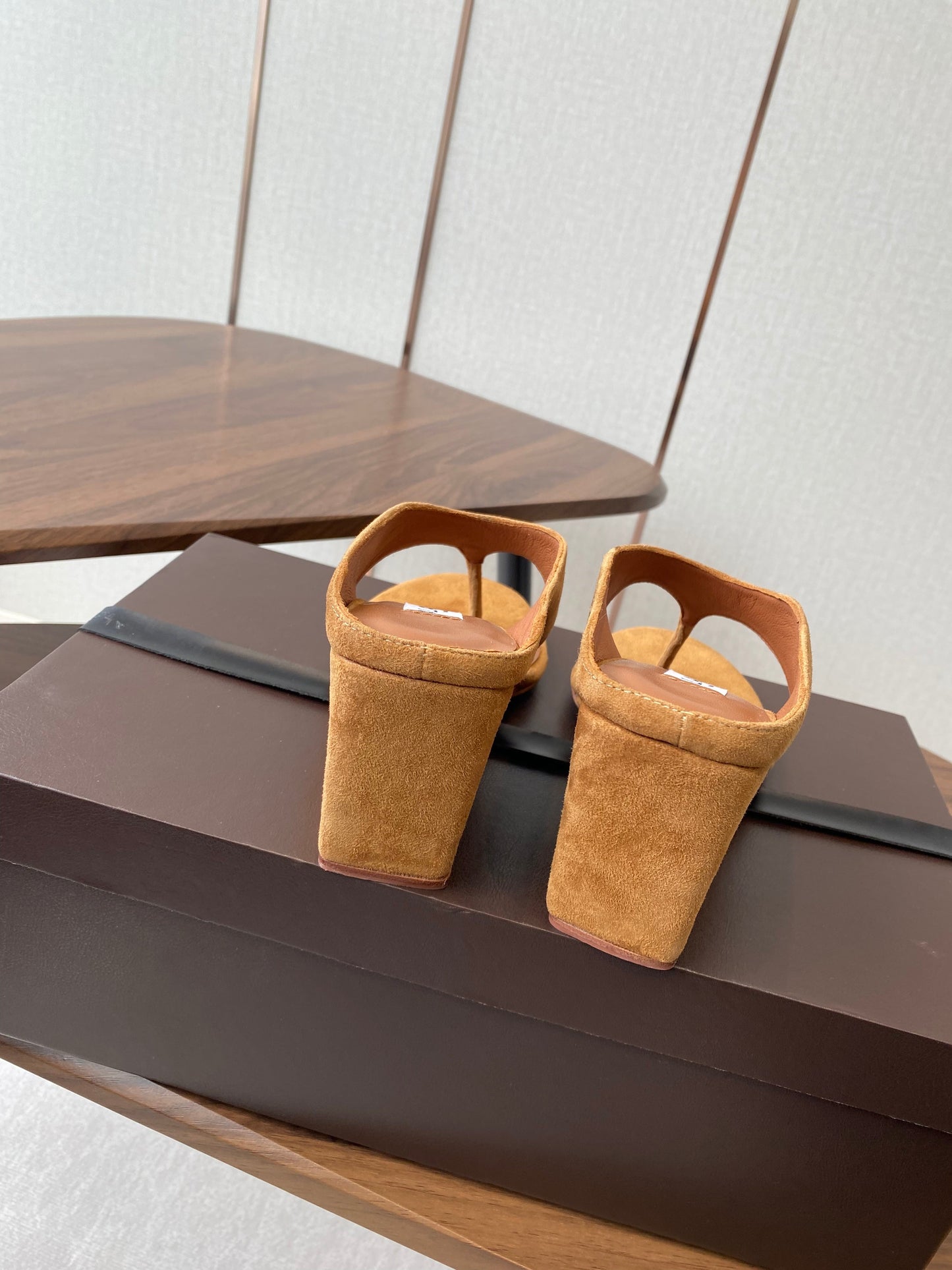 ALAIA WEDGE THONG SANDALS 25S IN BURNT ORANGE SUEDE - 35