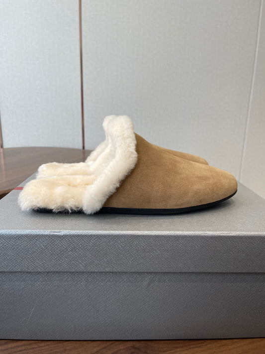 PRADA 25S CLOGS IN LIGHT BROWN SUEDE FUR-LINED - 35