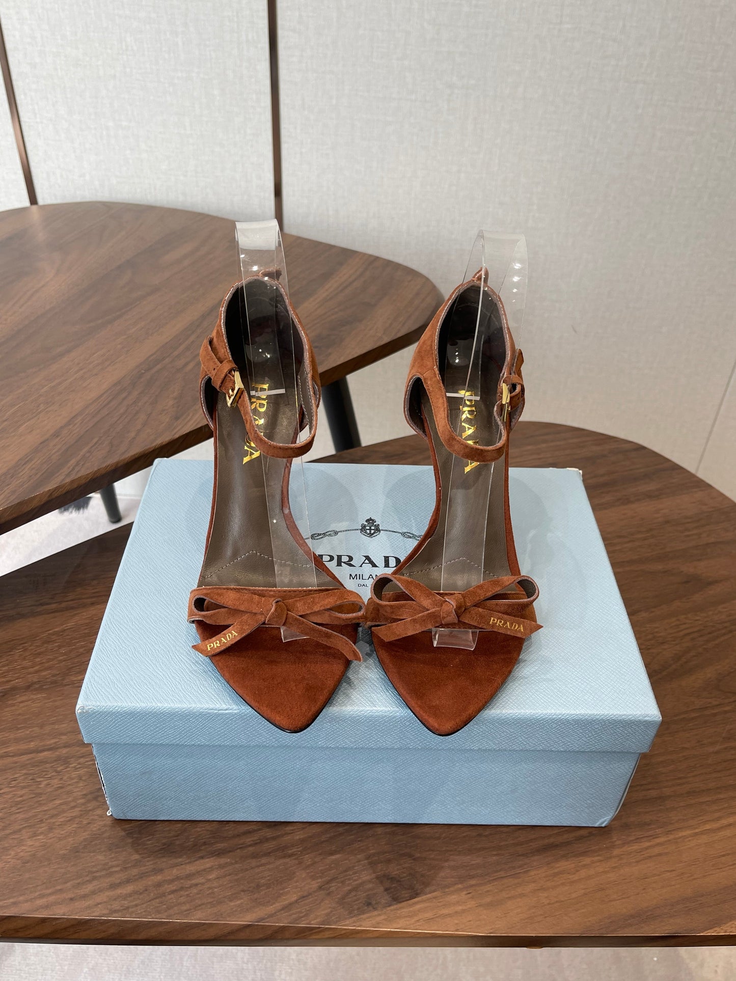 PRADA 26S HIGH HEEL SANDALS 85MM IN CARAMEL BROWN SUEDE WITH BOW