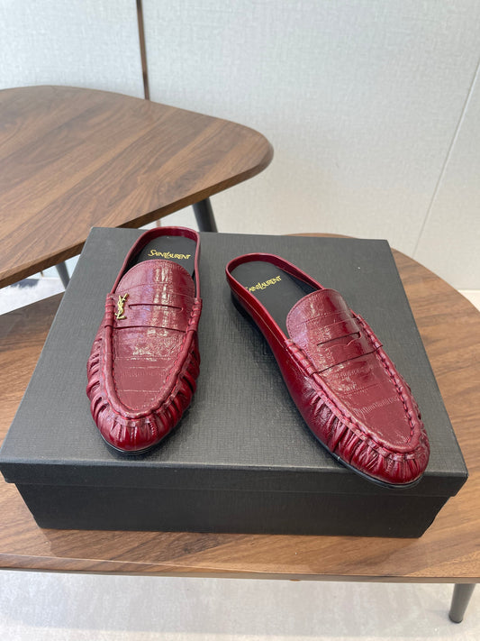 YSL 26S МЮЛІ-ЛОФЕРИ З ТЕМНО-ЧЕРВОНОЇ ТЕЛЯЧОЇ ШКІРИ