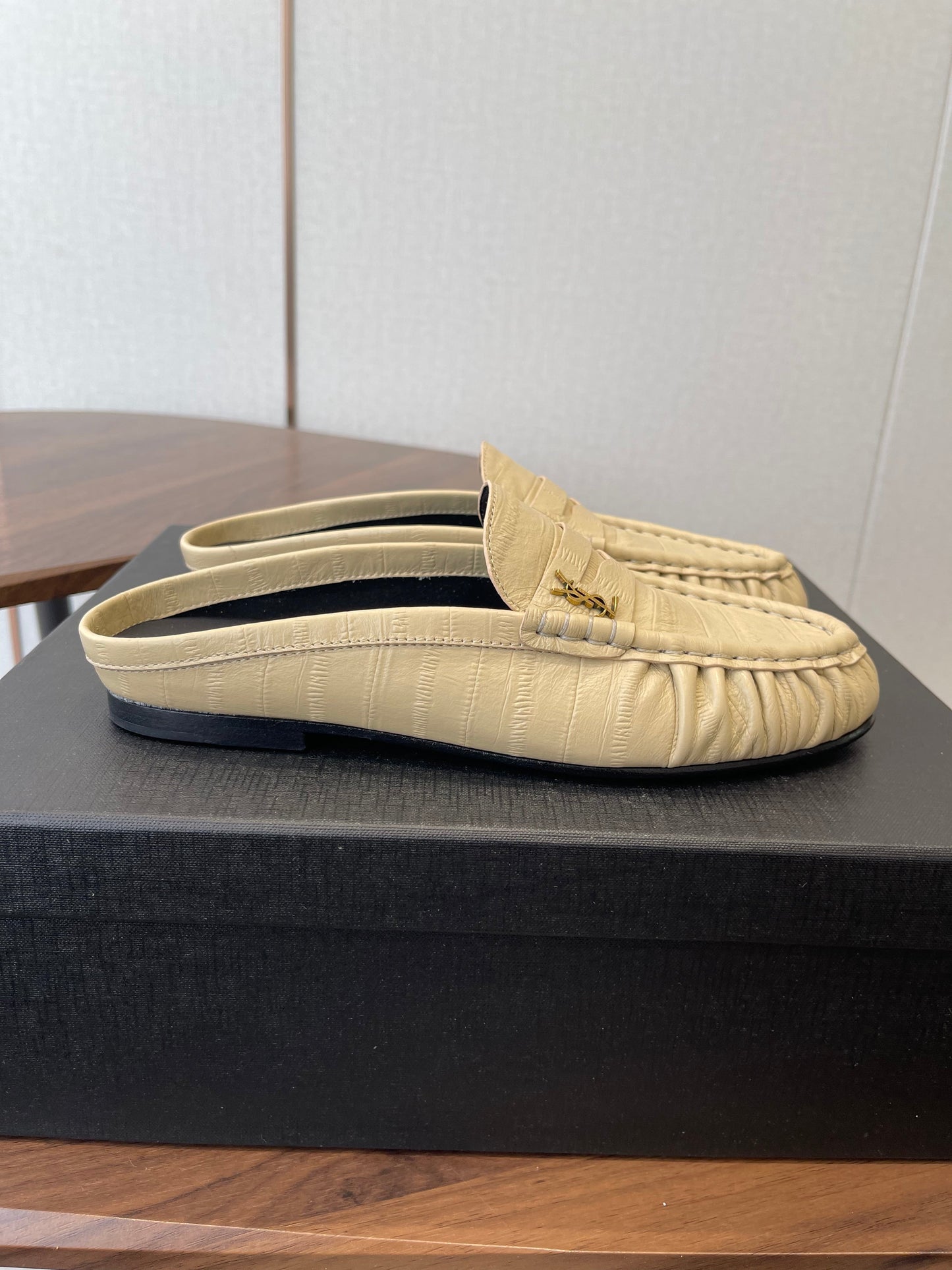 YSL 26S LOAFER MULES IN BEIGE CALFSKIN