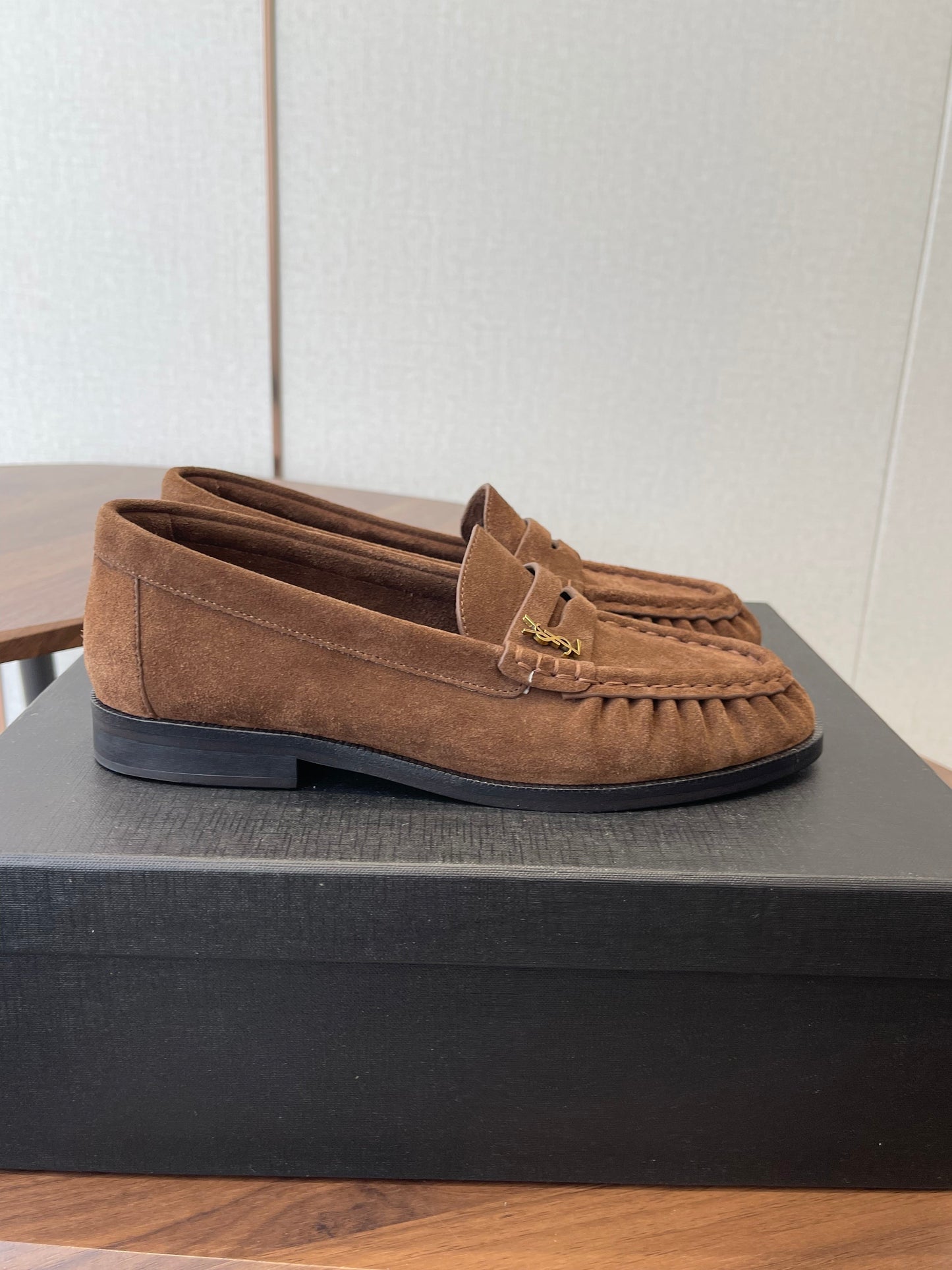 Лофери YSL 26S з коричневої замші