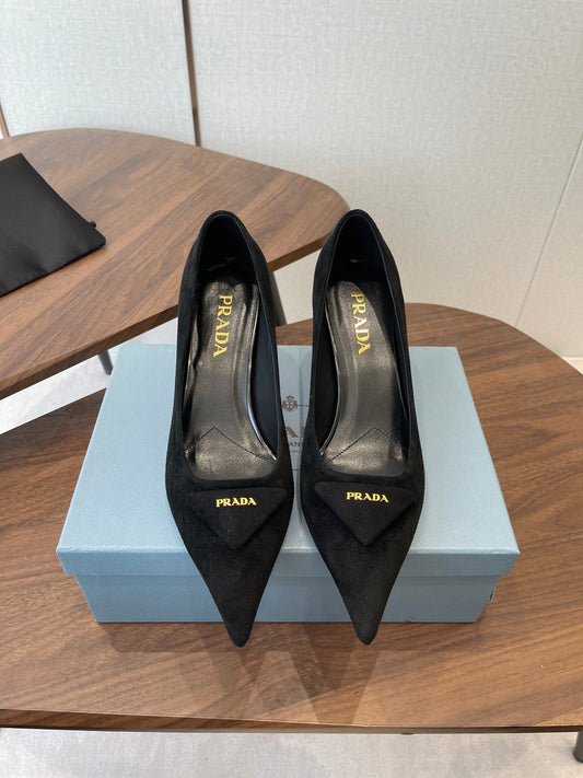 PRADA 26S ЗАГОСТРЕНІ ТУФЛІ НА ВИСОКИХ ПІДБОРАХ 75 ММ ЧОРНА ЗАМША З ЛОГОТИПОМ