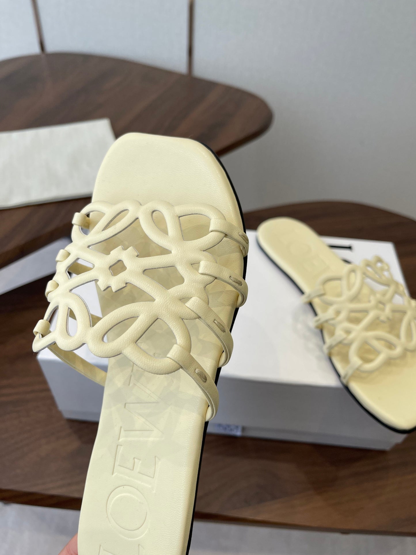 LOEWE 26S FLAT SANDALS IN LIGHT YELLOW CALFSKIN