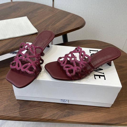 БОСОНІЖКИ НА ВИСОКИХ ПІДБОРАХ LOEWE 26S З ТЕЛЯЧОЇ ШКІРИ ВИННО-ЧЕРВОНОГО КОЛЬОРУ З КРИСТАЛАМИ