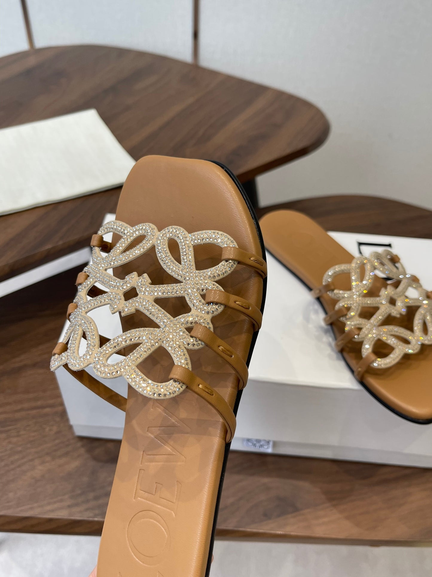 LOEWE 26S FLAT SANDALS IN CAMEL BROWN CALFSKIN WITH CRYSTALS
