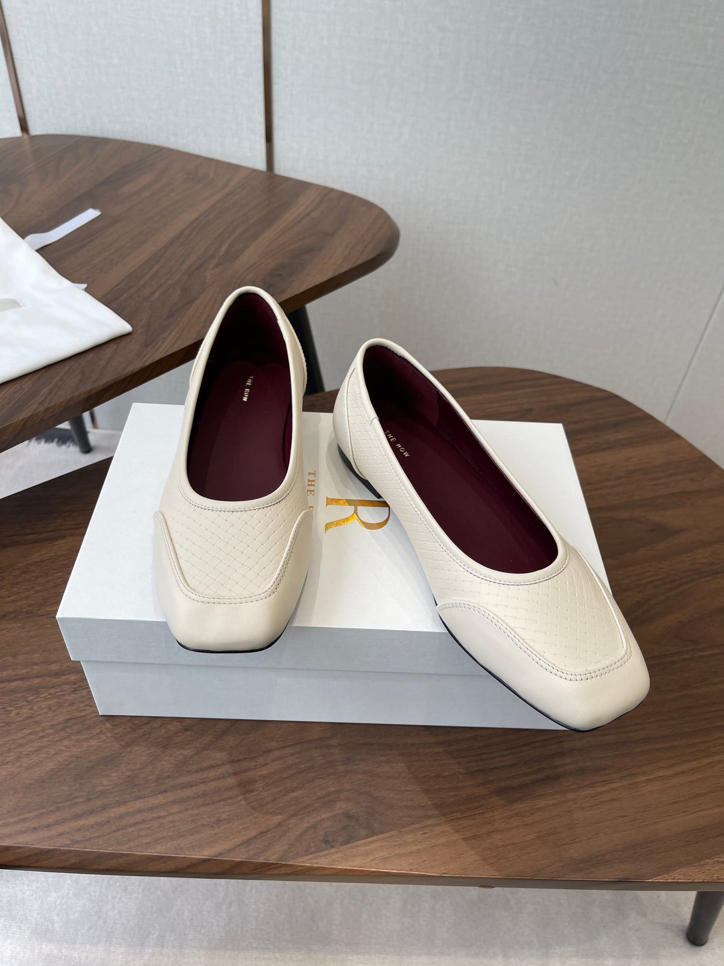 THE ROW 26S SQUARE TOE  BALLET FLATS IN CREAM WHITE CALFSKIN