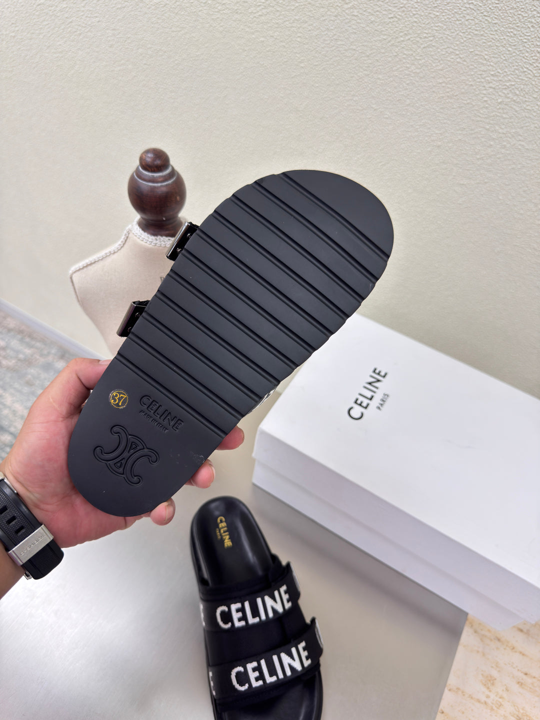 CELINE 25S FLAT SANDALS ARC DE TRIOMPHE IN BLACK CALFSKIN AND CANVAS - 35