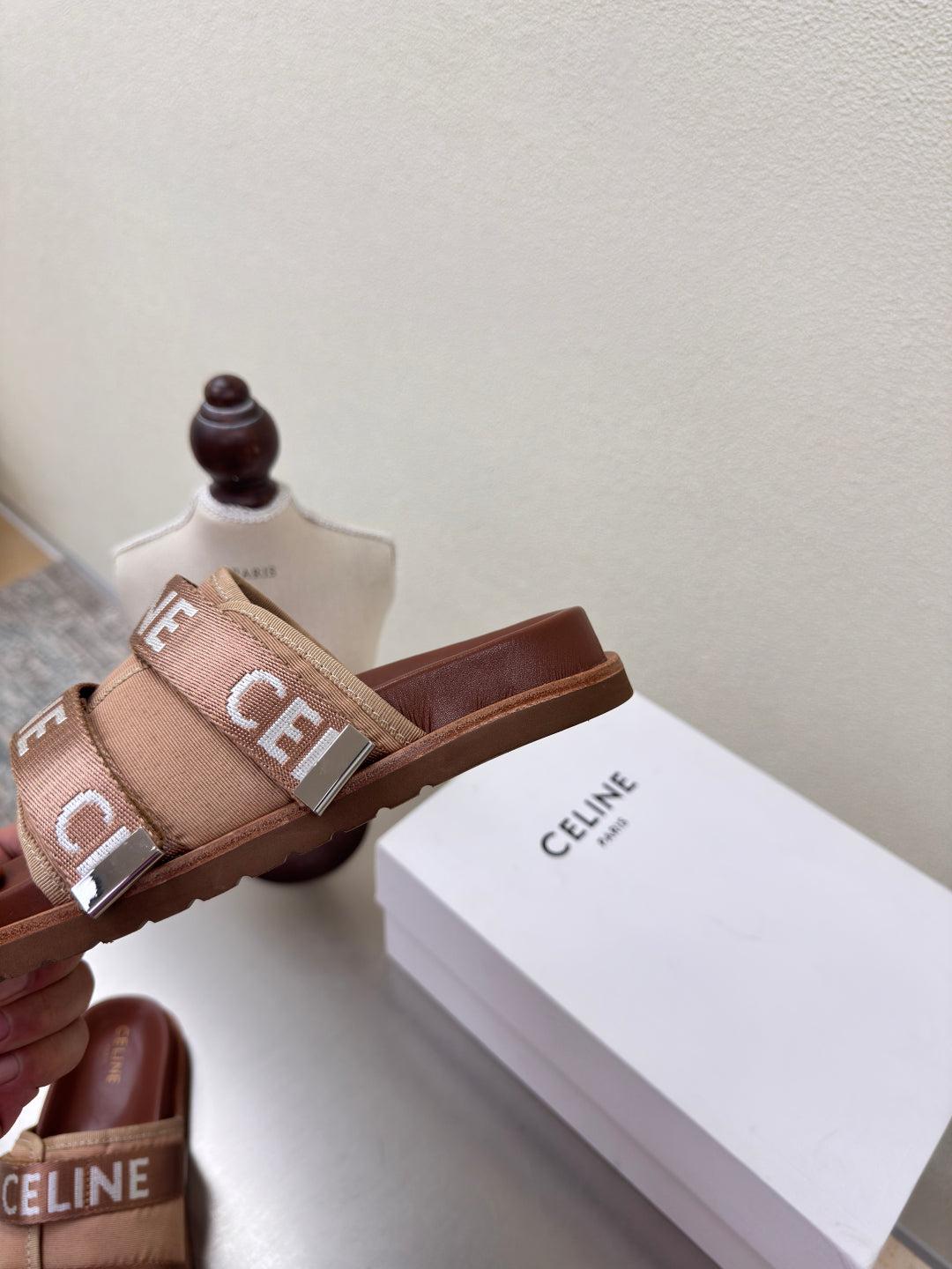 CELINE 25S FLAT SANDALS ARC DE TRIOMPHE IN BROWN CALFSKIN AND CANVAS - 35