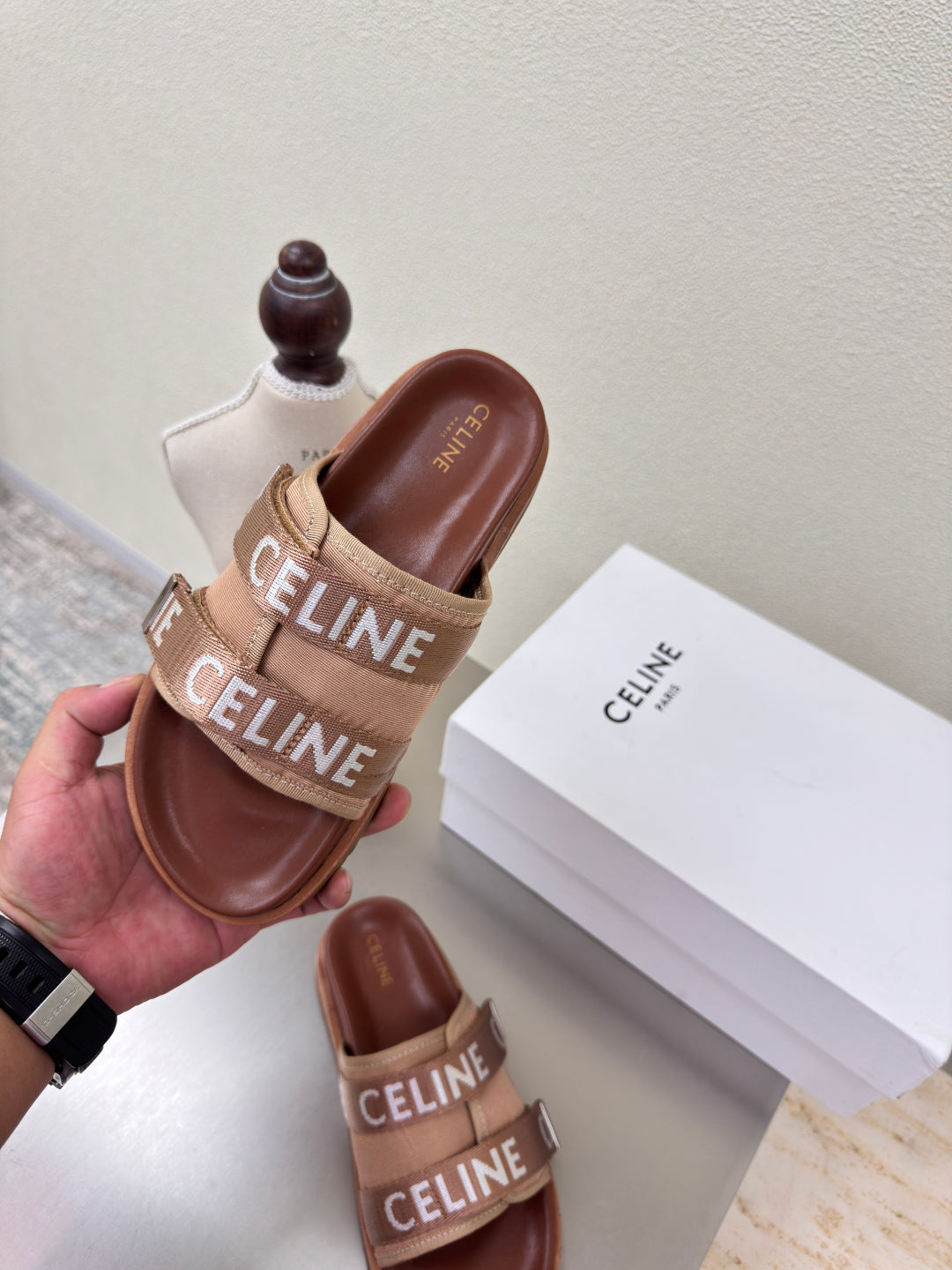 CELINE 25S FLAT SANDALS ARC DE TRIOMPHE IN BROWN CALFSKIN AND CANVAS - 35