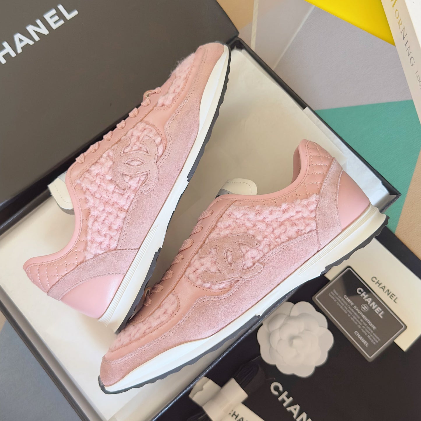 CHANEL 25S SNEAKERS 20MM IN LIGHT PINK CALFSKIN AND SUEDE - 35
