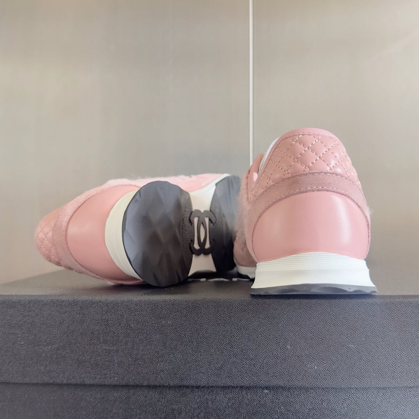 CHANEL 25S SNEAKERS 20MM IN LIGHT PINK CALFSKIN AND SUEDE - 35