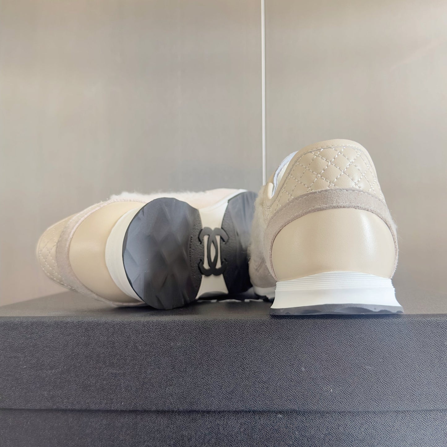 CHANEL 25S SNEAKERS 20MM IN WHITE CALFSKIN AND SUEDE - 35