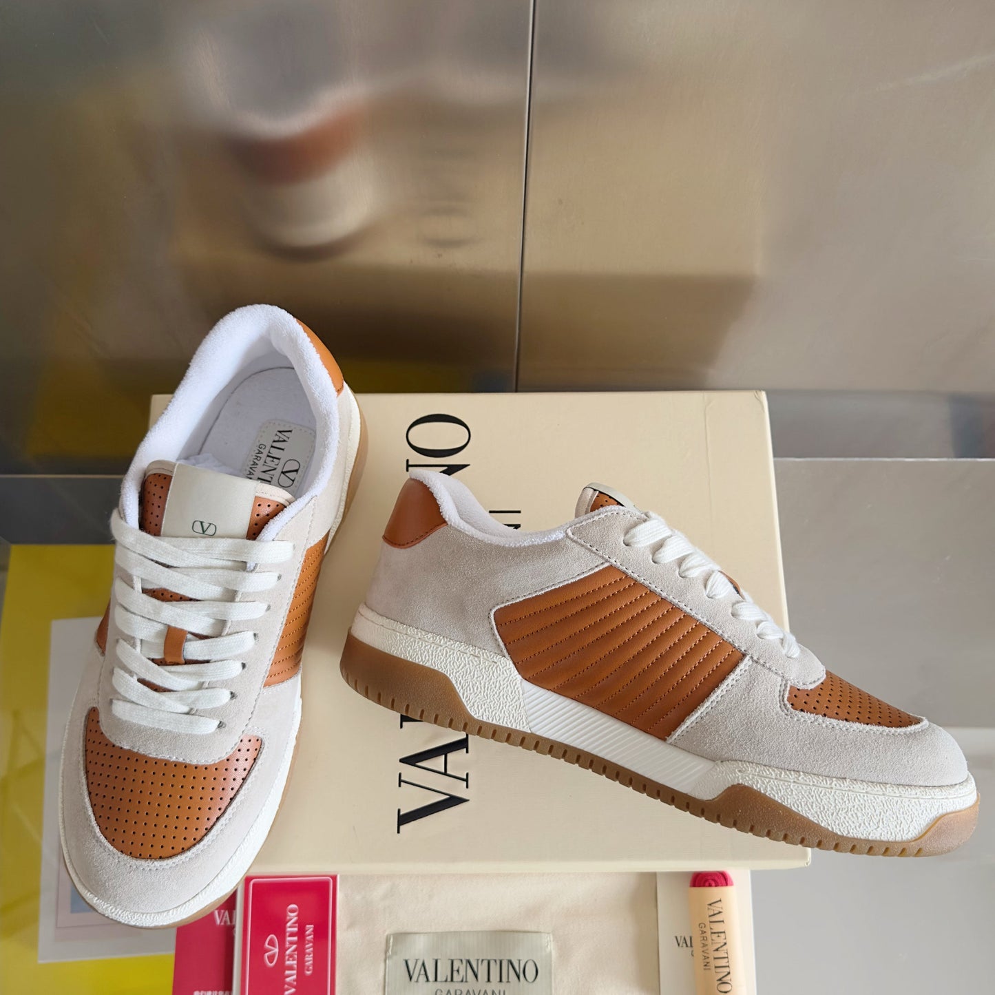 VALENTINO 25S GARAVANI FREEDOTS SNEAKERS IN BEIGE SUEDE AND ORANGE LAMBSKIN - 35