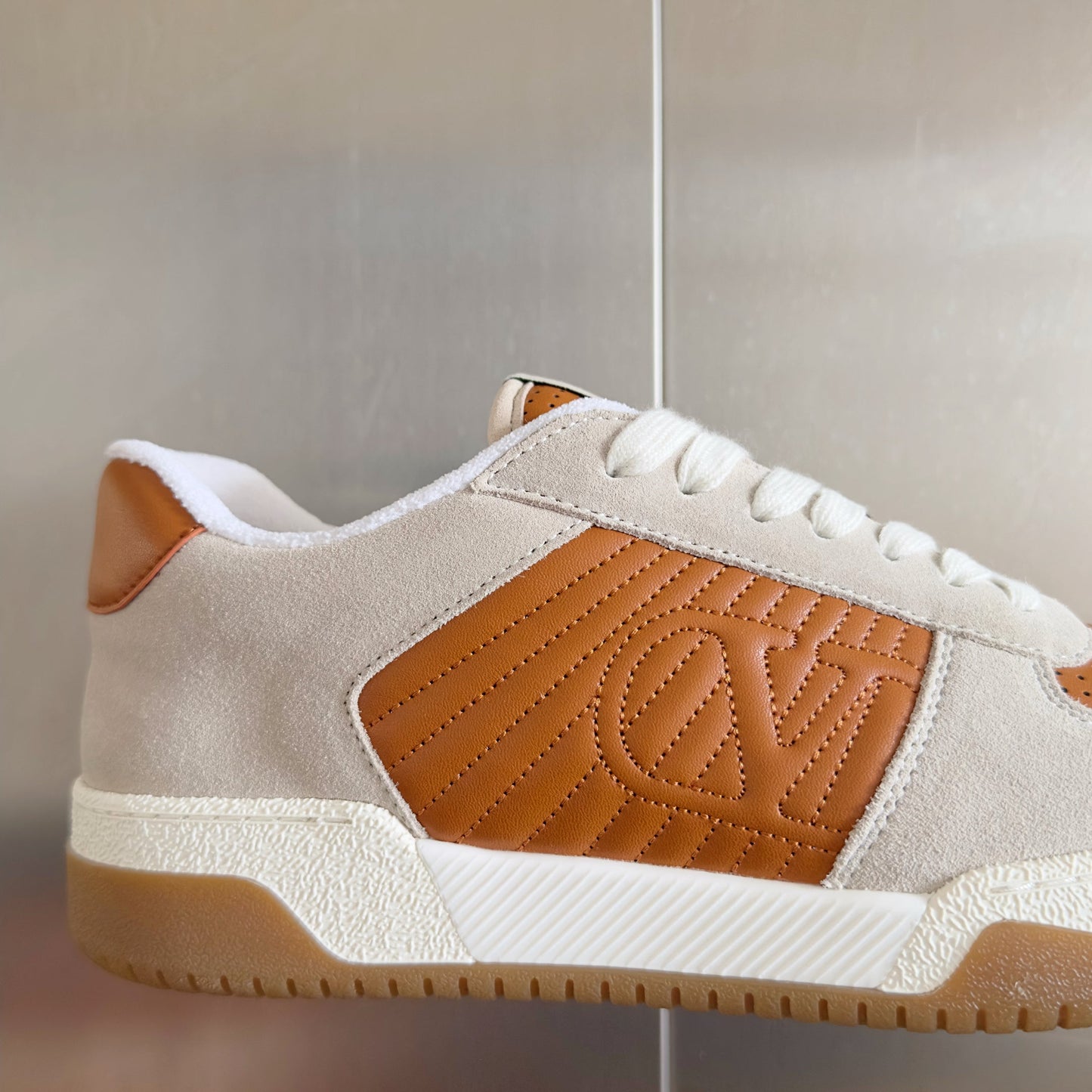 VALENTINO 25S GARAVANI FREEDOTS SNEAKERS IN BEIGE SUEDE AND ORANGE LAMBSKIN - 35