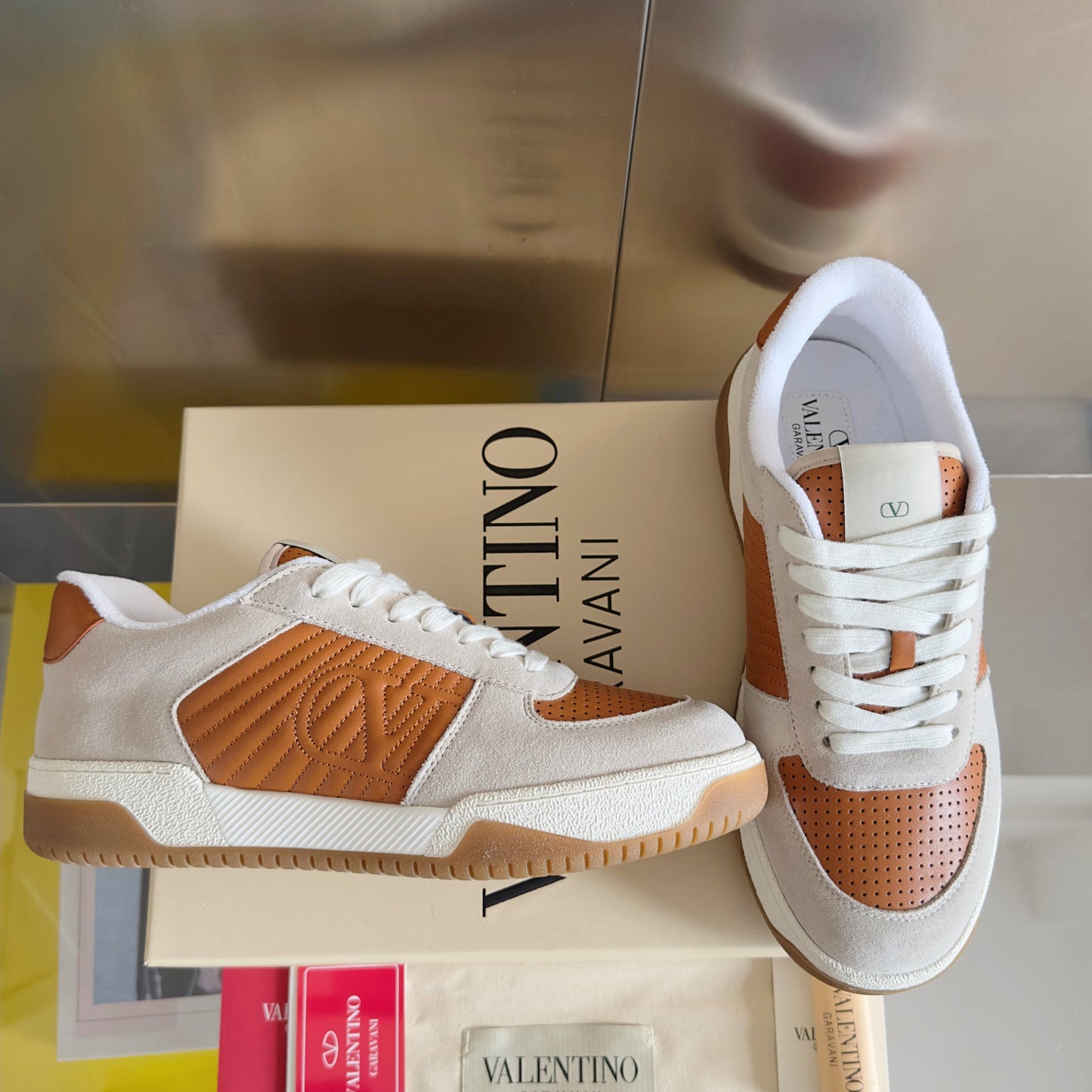 VALENTINO 25S GARAVANI FREEDOTS SNEAKERS IN BEIGE SUEDE AND ORANGE LAMBSKIN - 35