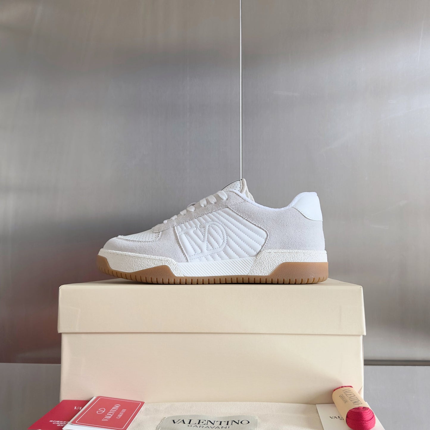 VALENTINO 25S GARAVANI FREEDOTS SNEAKERS IN BEIGE SUEDE AND WHITE LAMBSKIN - 35